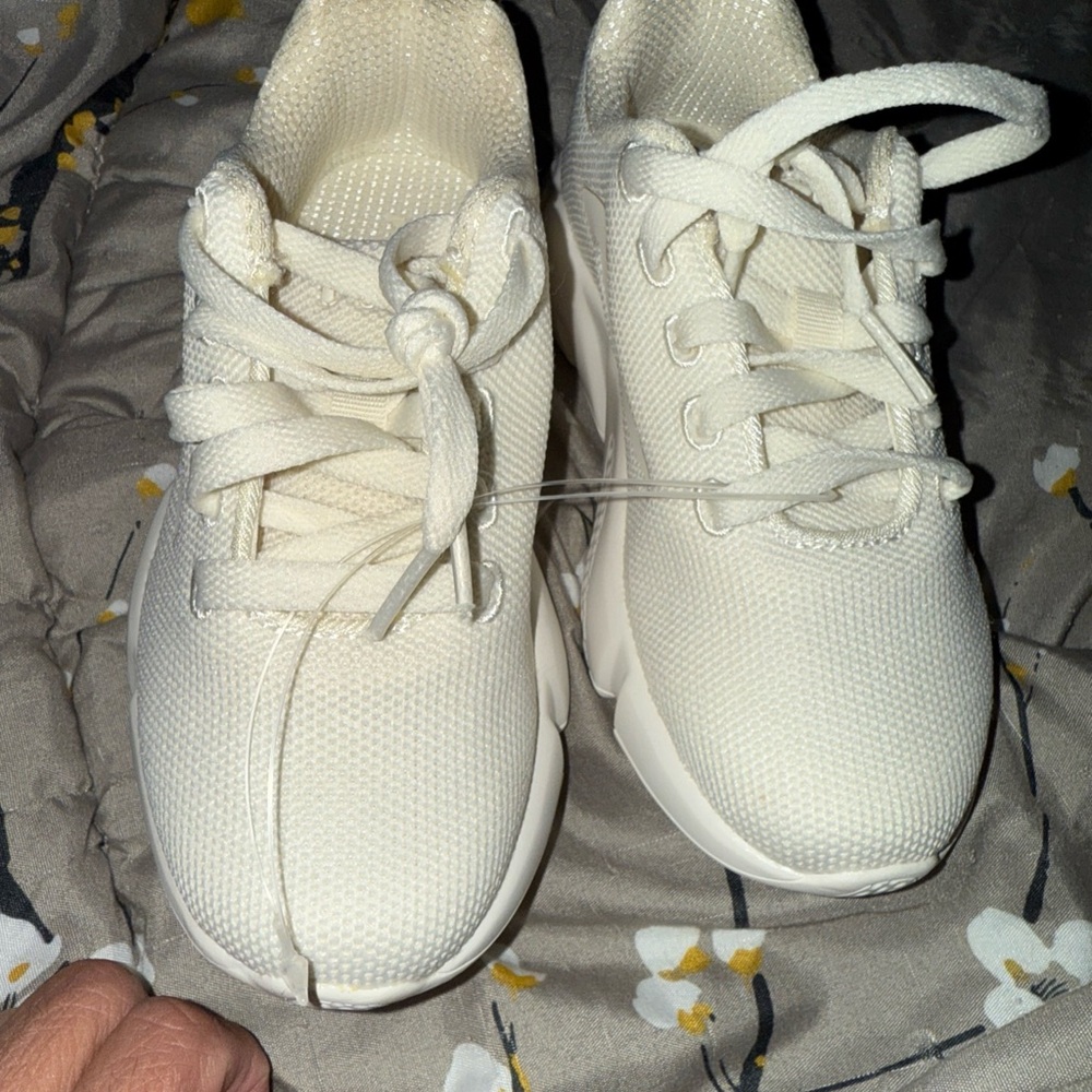 Fila  Casual Athletic Sneakers Girls Size 12